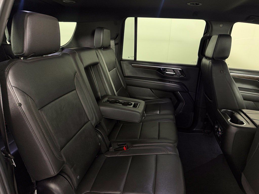 Used 2026 Chevrolet Tahoe RST w/ Comfort Package AWD/4WD image 18