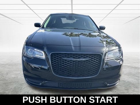 Used 2021 Chrysler 300 Touring w/ Sport Appearance Package RWD image 9