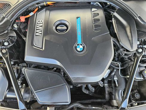 Used 2018 BMW 530e RWD image 29