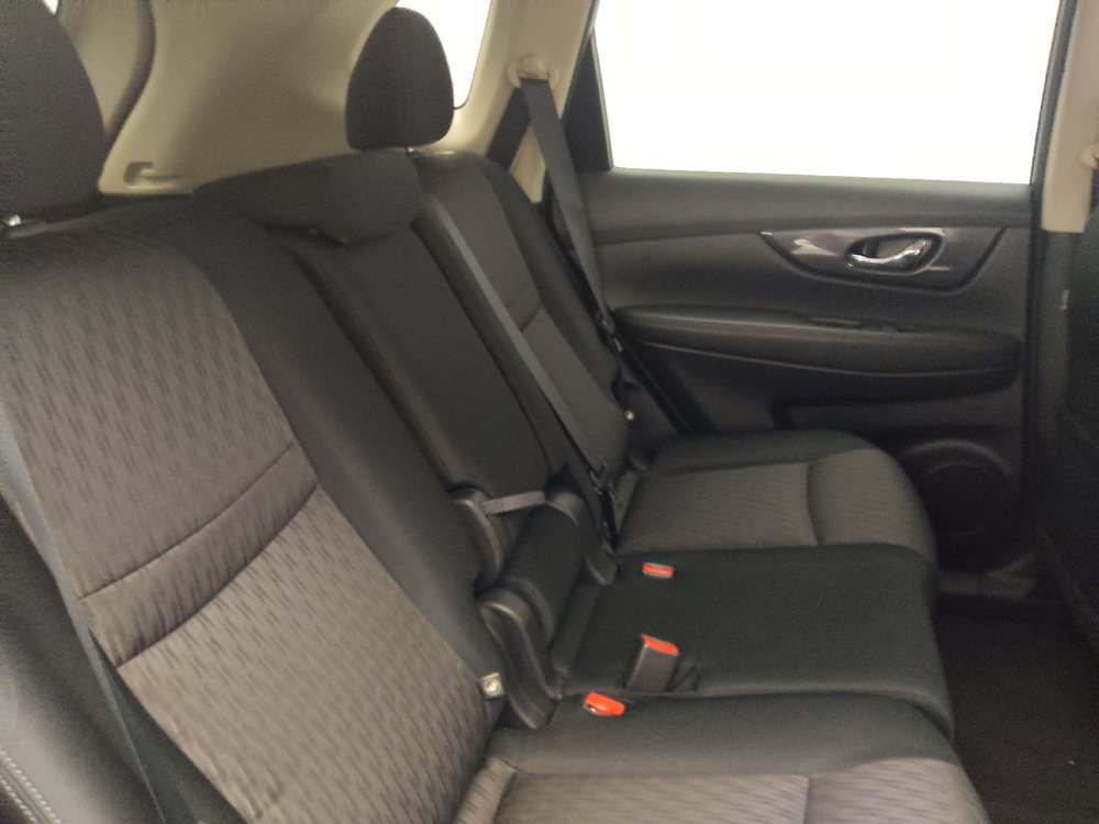 Used 2020 Nissan Rogue SV FWD image 19