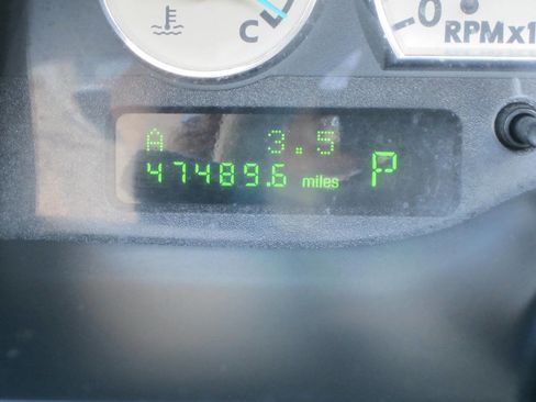 Used 2004 Ford Thunderbird Deluxe image 30