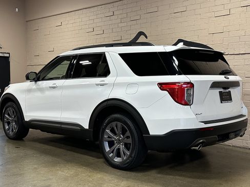 Used 2024 Ford Explorer XLT w/ XLT Sport Appearance Package AWD/4WD image 7
