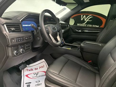 Used 2024 GMC Yukon XL Denali w/ Advanced Technology Package RWD image 11