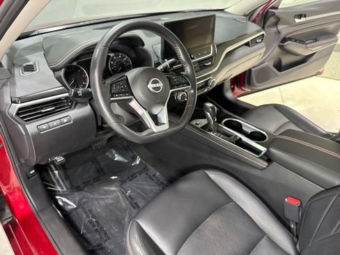 Used 2023 Nissan Altima 2.5 SR w/ SR Premium Package FWD image 6