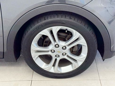 Used 2020 Chevrolet Bolt LT FWD image 32