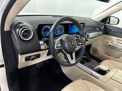 Used 2022 Mercedes-Benz GLB 250 4MATIC image 13