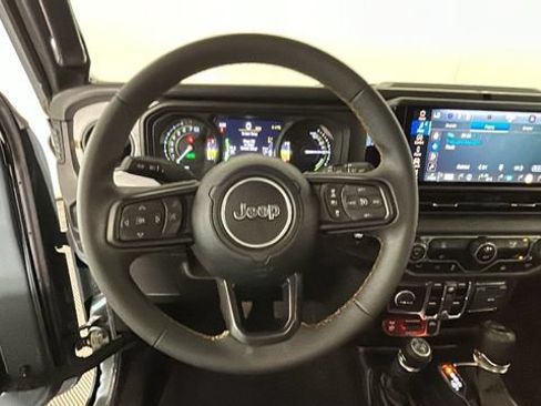 Used 2024 Jeep Wrangler Unlimited AWD/4WD image 13