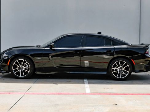 Used 2023 Dodge Charger R/T w/ Plus Group RWD image 17