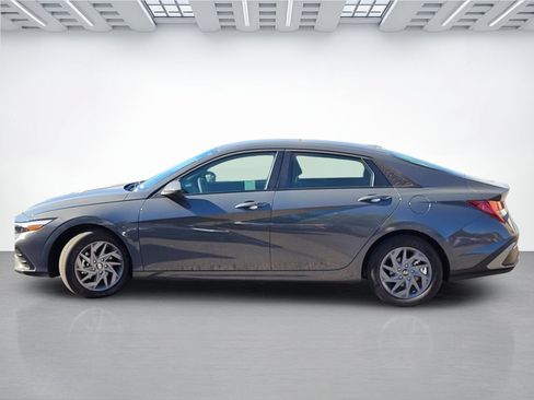 Certified 2026 Hyundai Elantra Hybrid FWD image 15