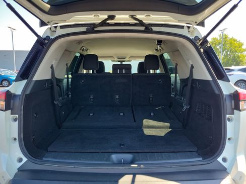 Certified 2022 Nissan Pathfinder SV image 8