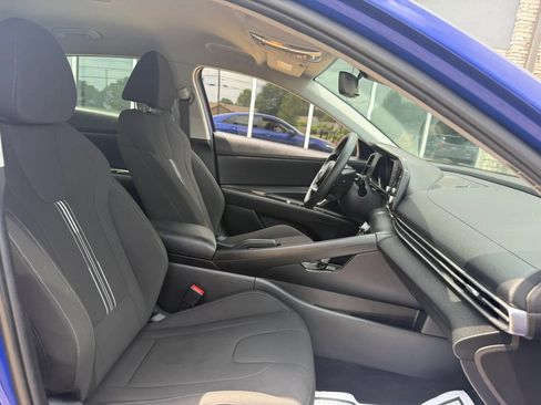 Used 2023 Hyundai Elantra SEL w/ Cargo Package FWD image 13