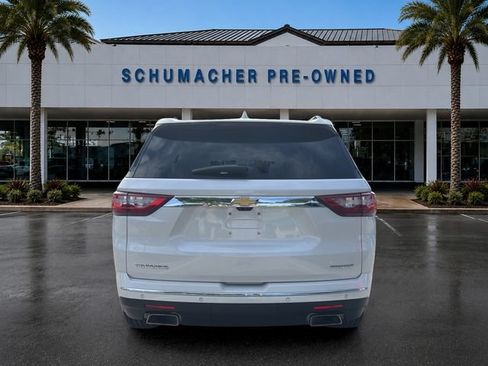 Used 2021 Chevrolet Traverse Premier FWD image 6