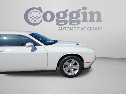 Used 2023 Dodge Challenger SXT RWD image 31