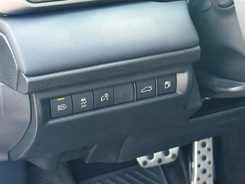 Used 2025 Toyota Camry XSE FWD image 10