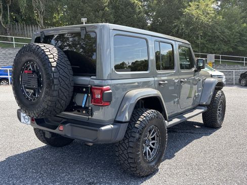 Used 2022 Jeep Wrangler Unlimited Sahara w/ Cold Weather Group AWD/4WD image 6