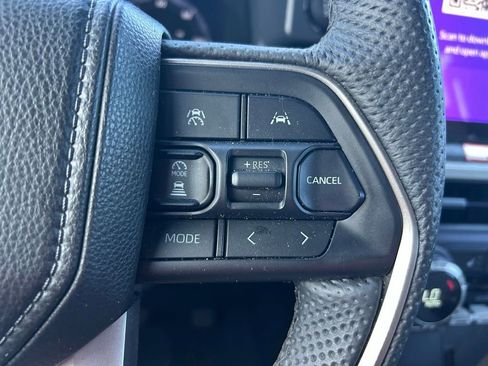 Used 2025 Toyota Tacoma Limited AWD/4WD image 20