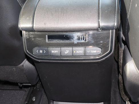 Used 2023 Toyota Highlander XSE image 23