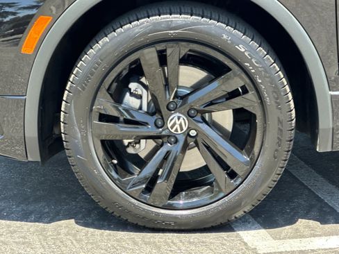 Used 2023 Volkswagen Tiguan SE R-Line FWD image 27