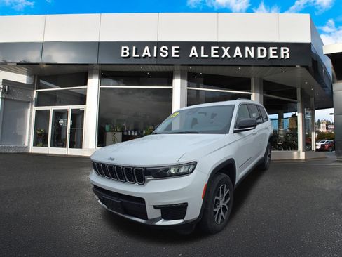 Used 2023 Jeep Grand Cherokee L Limited AWD/4WD image 7