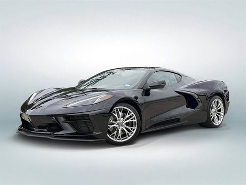 Used 2025 Chevrolet Corvette Stingray Preferred Cpe w/ Z51 Performance Package RWD image 1