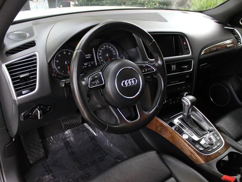 Used 2015 Audi Q5 2.0T Premium Plus w/ Technology Package AWD/4WD image 9