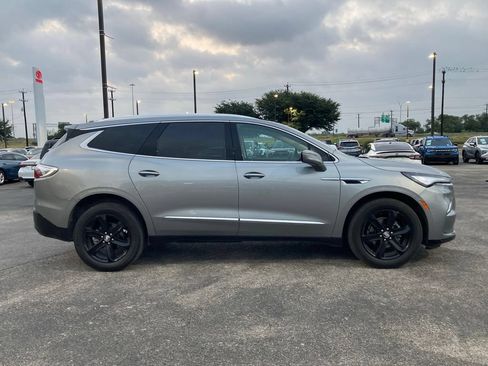 Used 2024 Buick Enclave Essence w/ Experience Buick Package FWD image 4