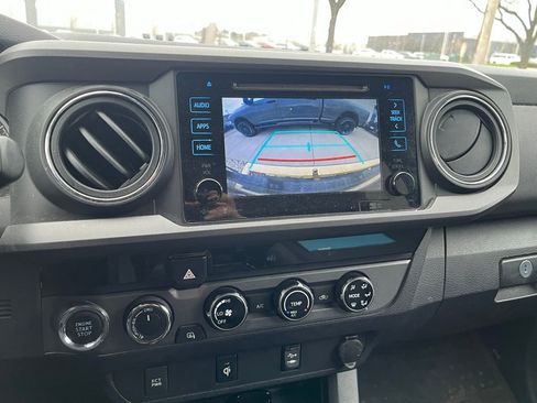 Used 2016 Toyota Tacoma TRD Off-Road w/ Towing Package image 11