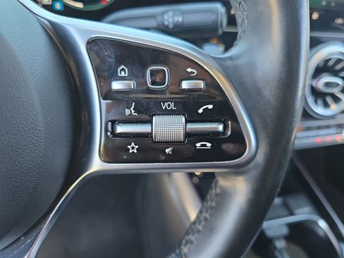 Used 2021 Mercedes-Benz GLA 250 4MATIC image 18