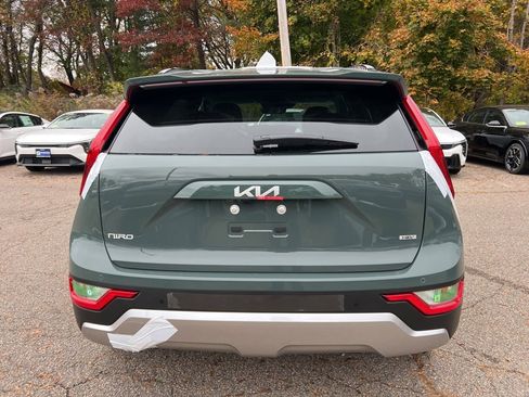 New 2026 Kia Niro EX image 3