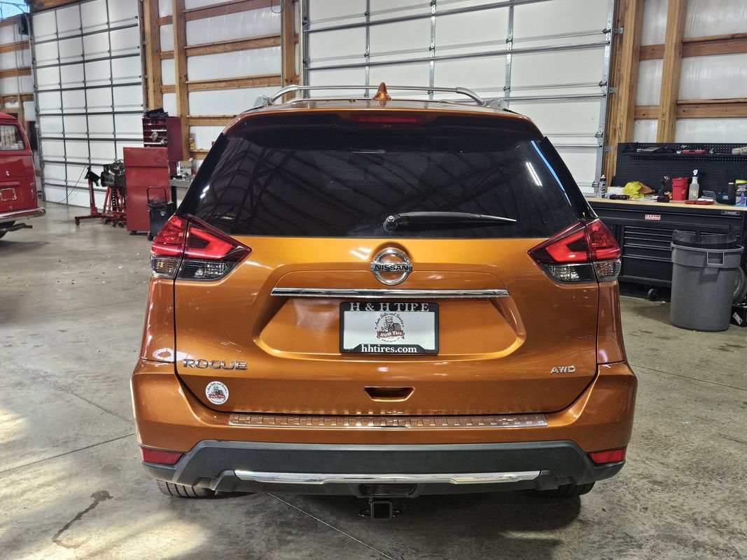 Used 2017 Nissan Rogue S w/ S Appearance Package AWD/4WD image 7