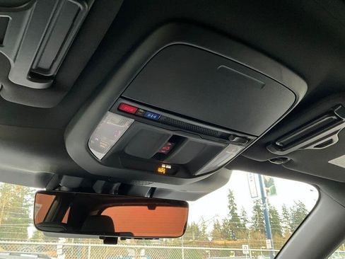 Certified 2025 Subaru Forester Touring AWD/4WD image 17