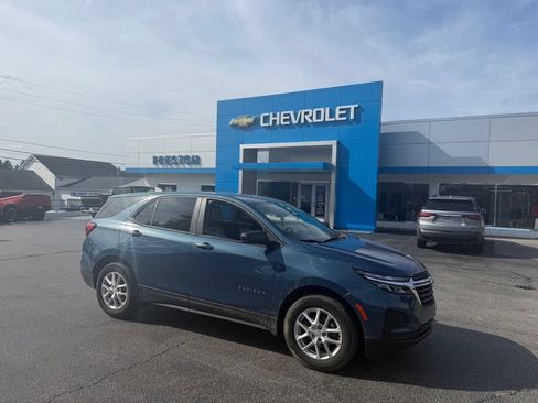 Used 2024 Chevrolet Equinox LS w/ LS Convenience Package FWD image 1