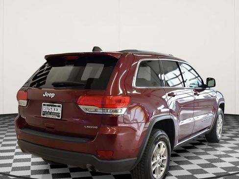 Used 2019 Jeep Grand Cherokee Laredo image 4