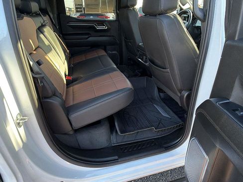 Certified 2023 Chevrolet Silverado 1500 High Country w/ High Country Premium Package AWD/4WD image 19