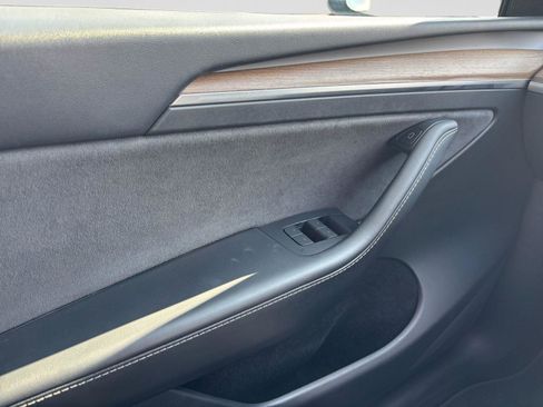 Used 2023 Tesla Model Y Long Range AWD/4WD image 17