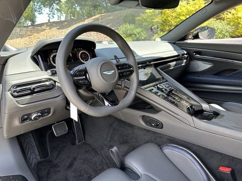 Used 2024 Aston Martin DB12 Coupe image 3