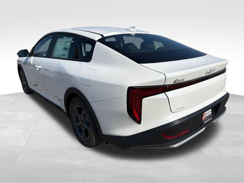 New 2026 Kia K4 FWD image 5