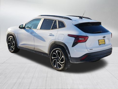 Used 2024 Chevrolet Trax RS w/ Sunroof Package image 5