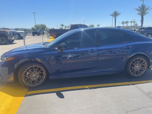 Used 2023 Toyota Camry SE image 6