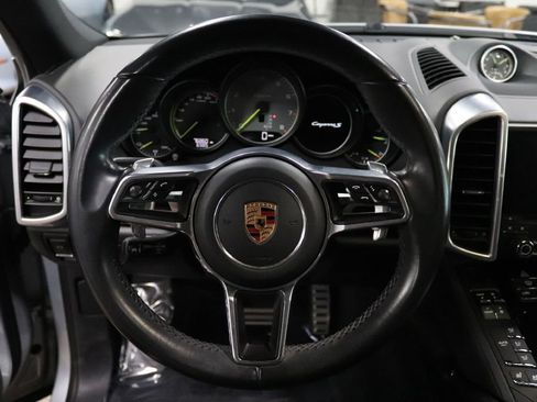 Used 2017 Porsche Cayenne S Platinum image 27