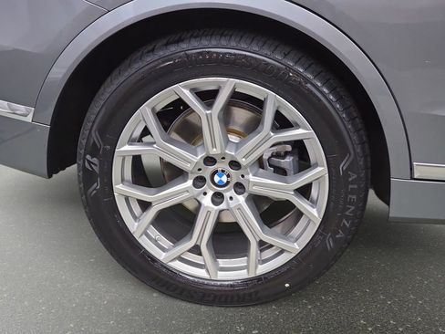 Used 2023 BMW X7 xDrive40i w/ Premium Package image 36