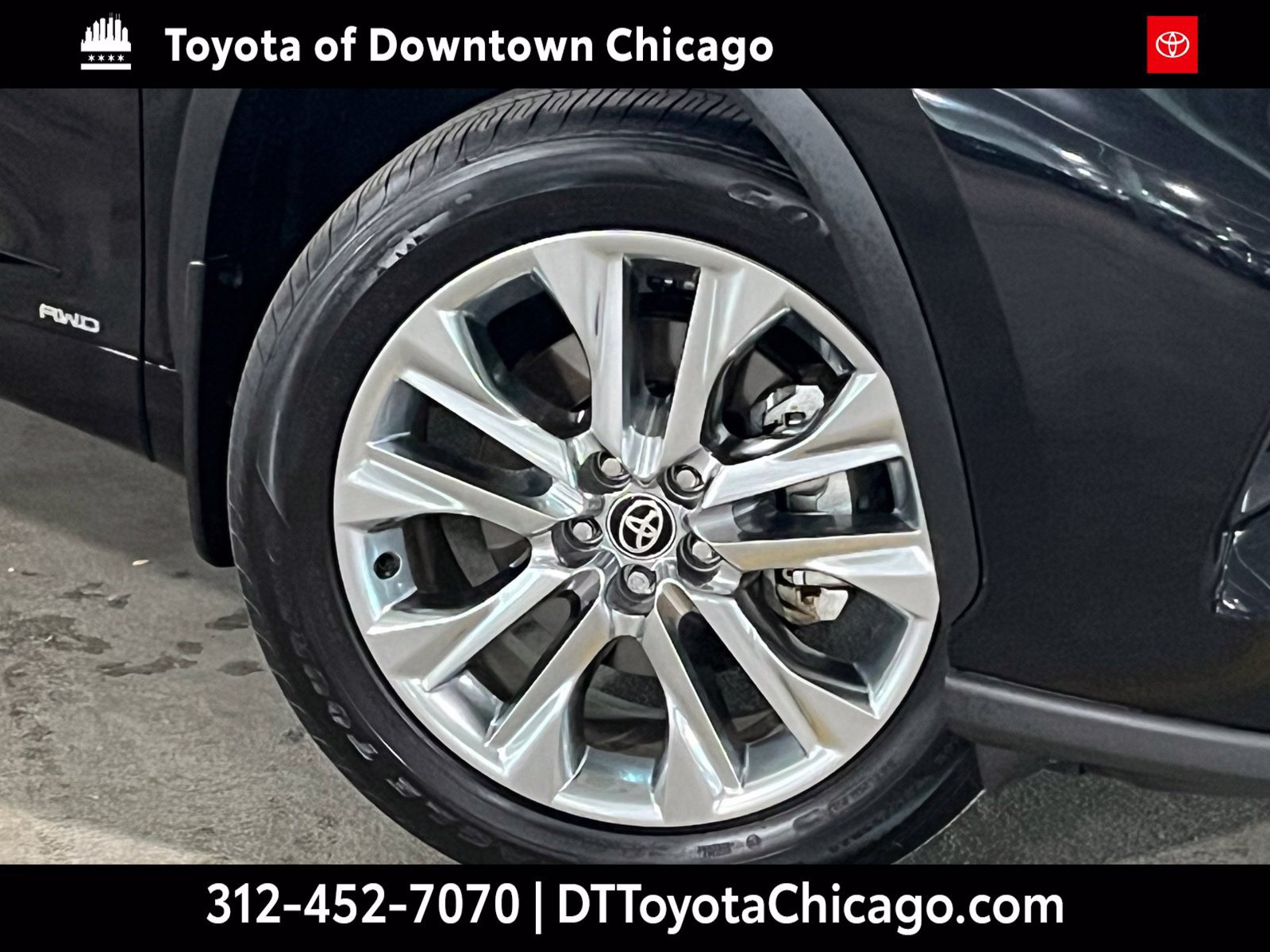 Used 2026 Toyota Highlander Limited AWD/4WD image 3