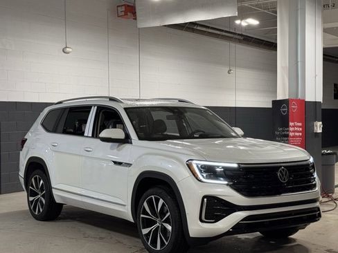 New 2026 Volkswagen Atlas SEL Premium R-Line image 2