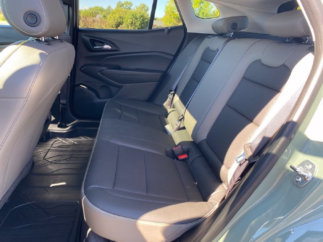 Used 2025 Chevrolet Trax ACTIV w/ Sunroof Package FWD image 19