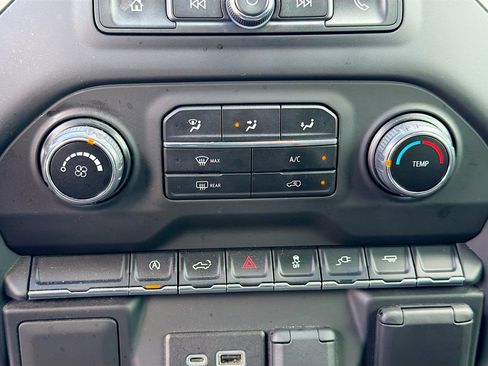 Used 2021 Chevrolet Silverado 1500 Custom w/ LPO, Blackout Package image 31