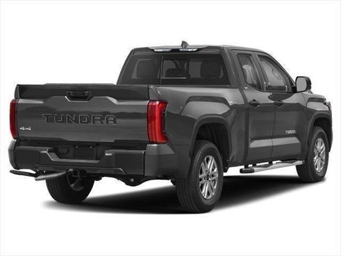 Used 2022 Toyota Tundra SR5 w/ TRD Off-Road Package AWD/4WD image 57