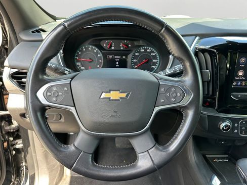 Used 2022 Chevrolet Traverse LT image 20