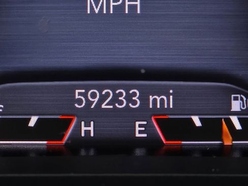 Used 2021 Jeep Cherokee Trailhawk w/ Sun, Sound & Nav Group AWD/4WD image 17