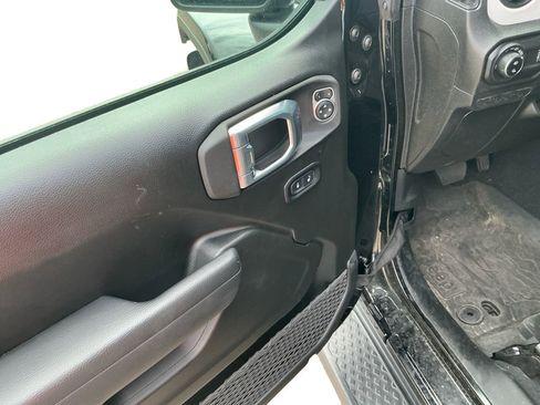 Used 2026 Jeep Gladiator Sport AWD/4WD image 18