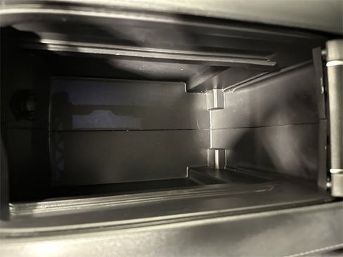 Used 2023 Toyota Highlander LE image 37